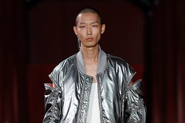 Gucci Cruise 2024: Gucci’s Next It-Bag Is a Skateboard Deck